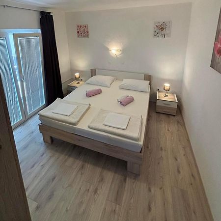Apartments Lota Стариград-Пакленица Экстерьер фото